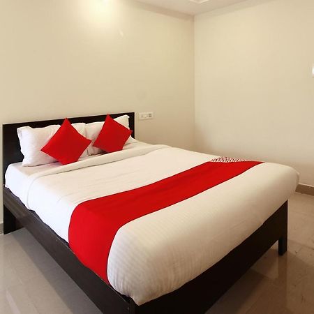 Oyo Sri Vinayaka Grand Hotel Shamshabad Luaran gambar