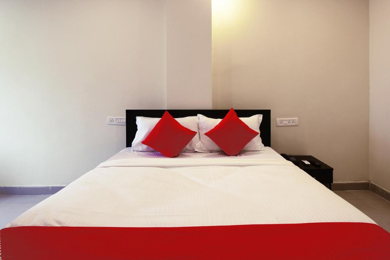Oyo Sri Vinayaka Grand Hotel Shamshabad Luaran gambar