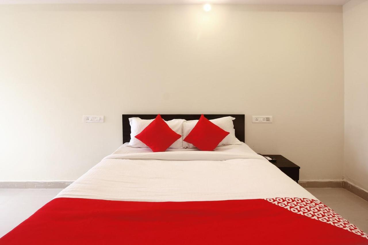 Oyo Sri Vinayaka Grand Hotel Shamshabad Luaran gambar
