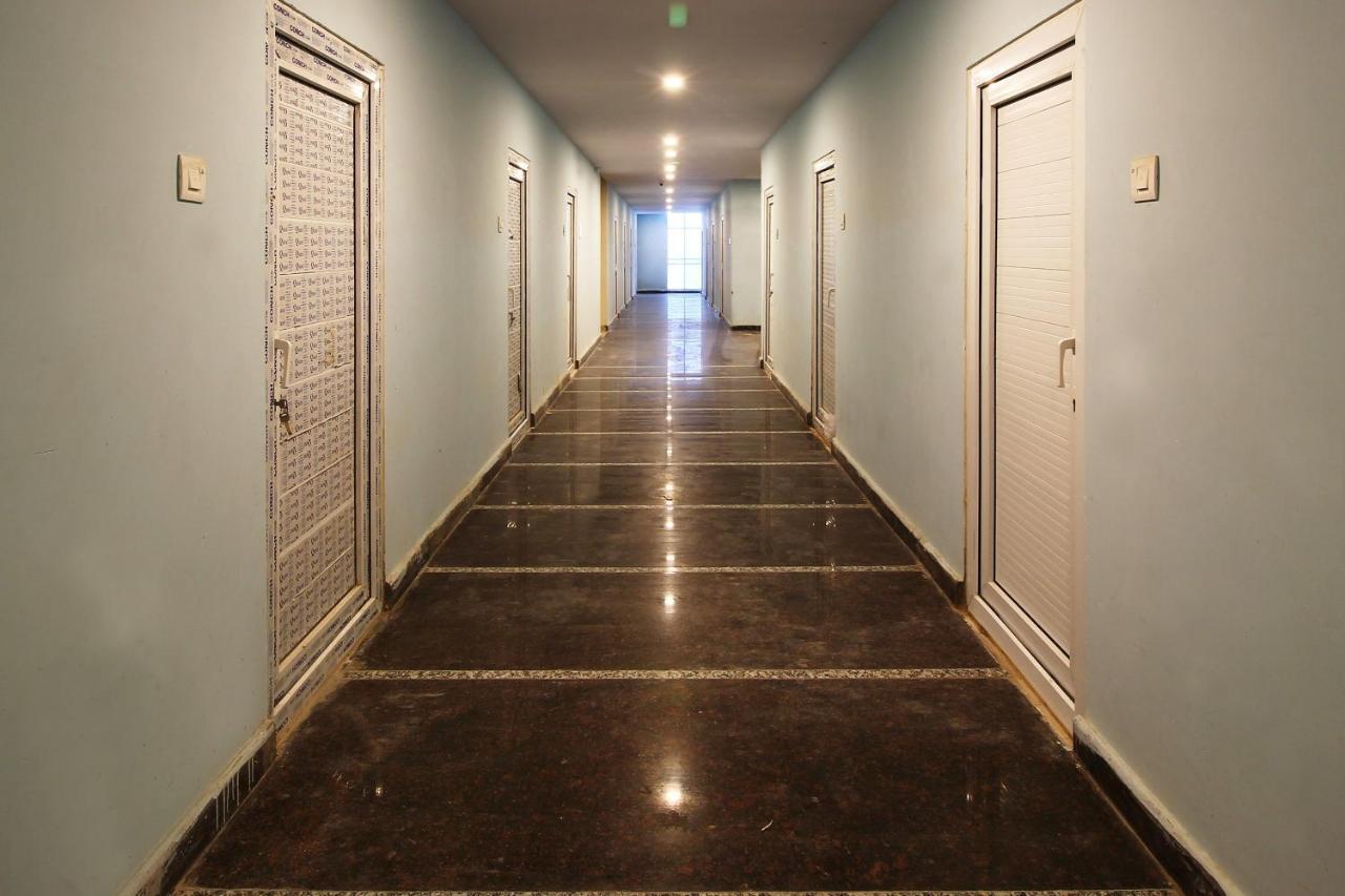 Oyo Sri Vinayaka Grand Hotel Shamshabad Luaran gambar