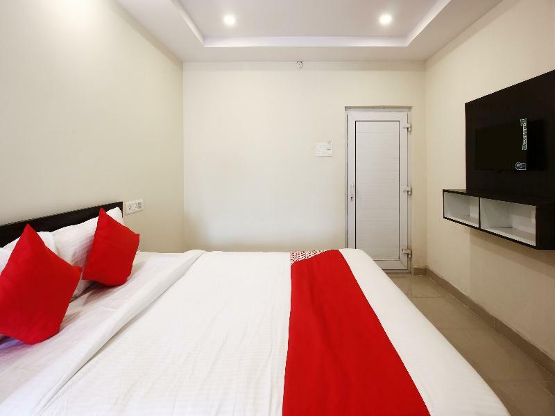 Oyo Sri Vinayaka Grand Hotel Shamshabad Luaran gambar